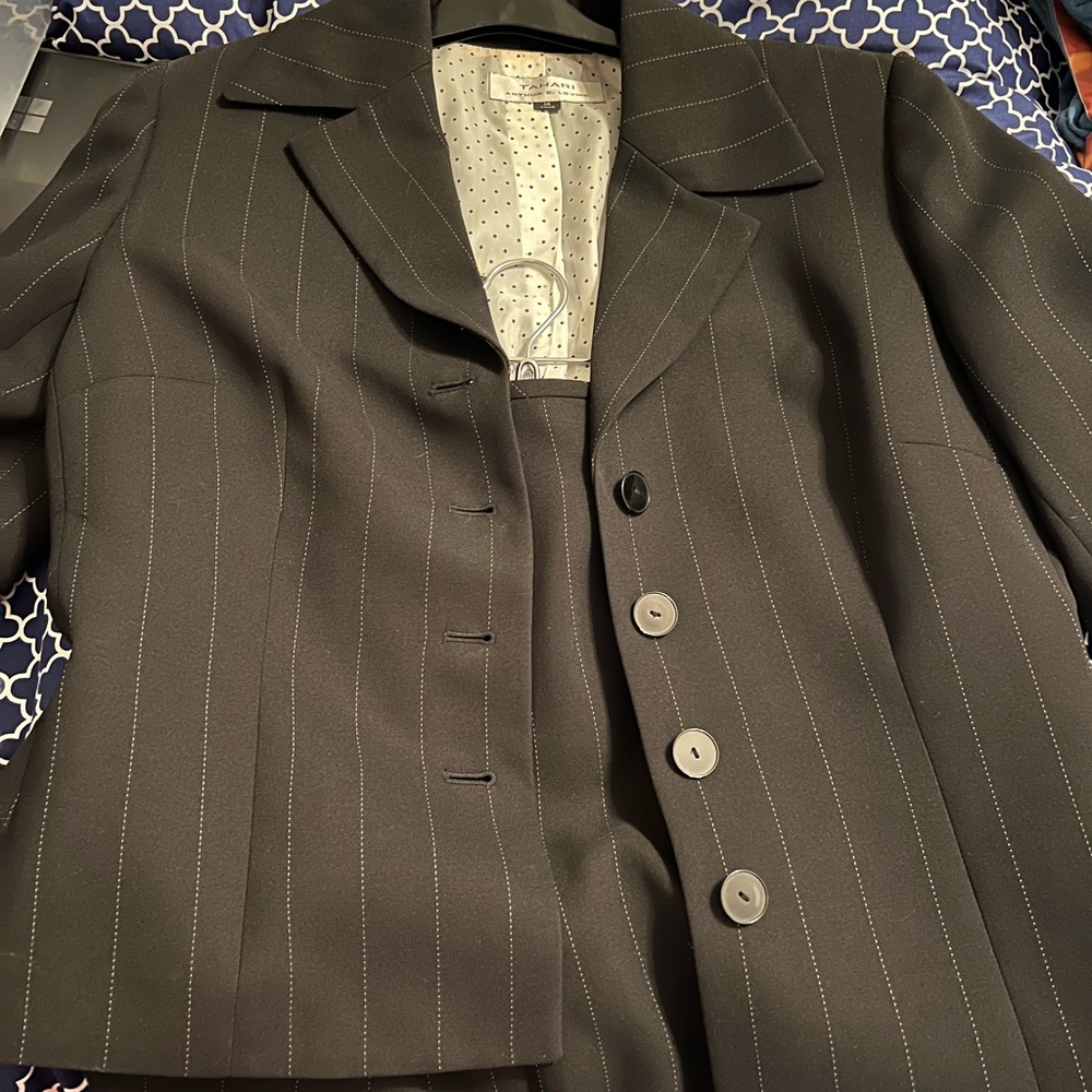 Tahari suit black pinstripe size 14